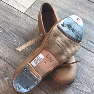 Bloch tap shoes gently used!  Size 13
